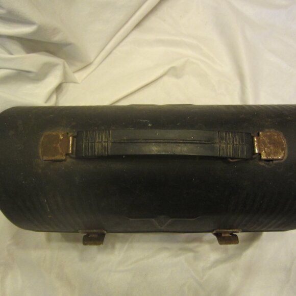 VTG THERMOS "V" METAL LUNCH BOX, W/HANDLE, DOME SHAPED - Picture 6 of 12